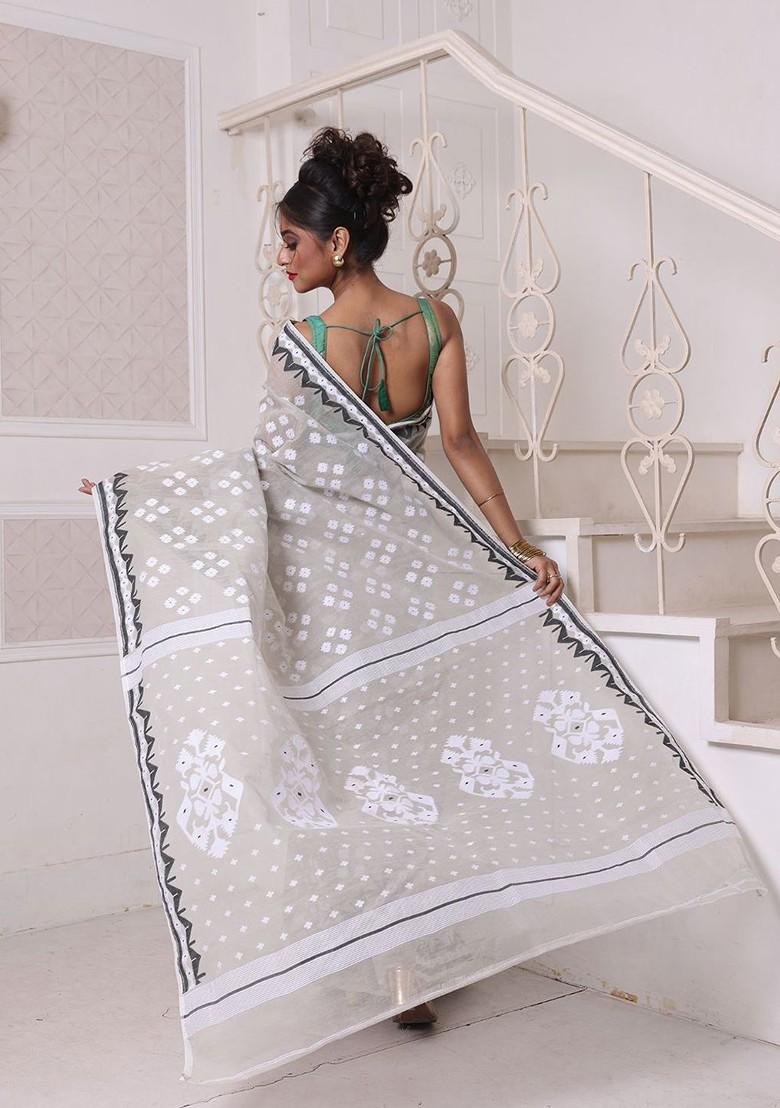 Beige Ethnic Motifs Cotton Jamdani Saree Set