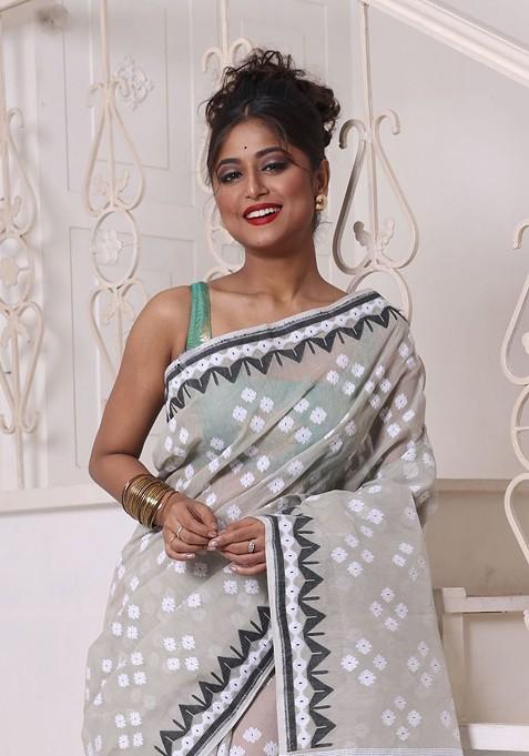 Beige Ethnic Motifs Cotton Jamdani Saree Set