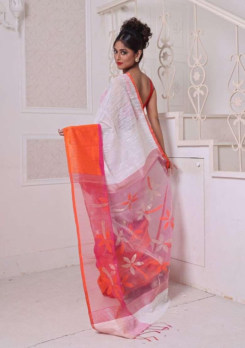 Off White Colorblocked Pure Silk Blend Saree Set for Diwali | Wedding & Festive Wear - Indya