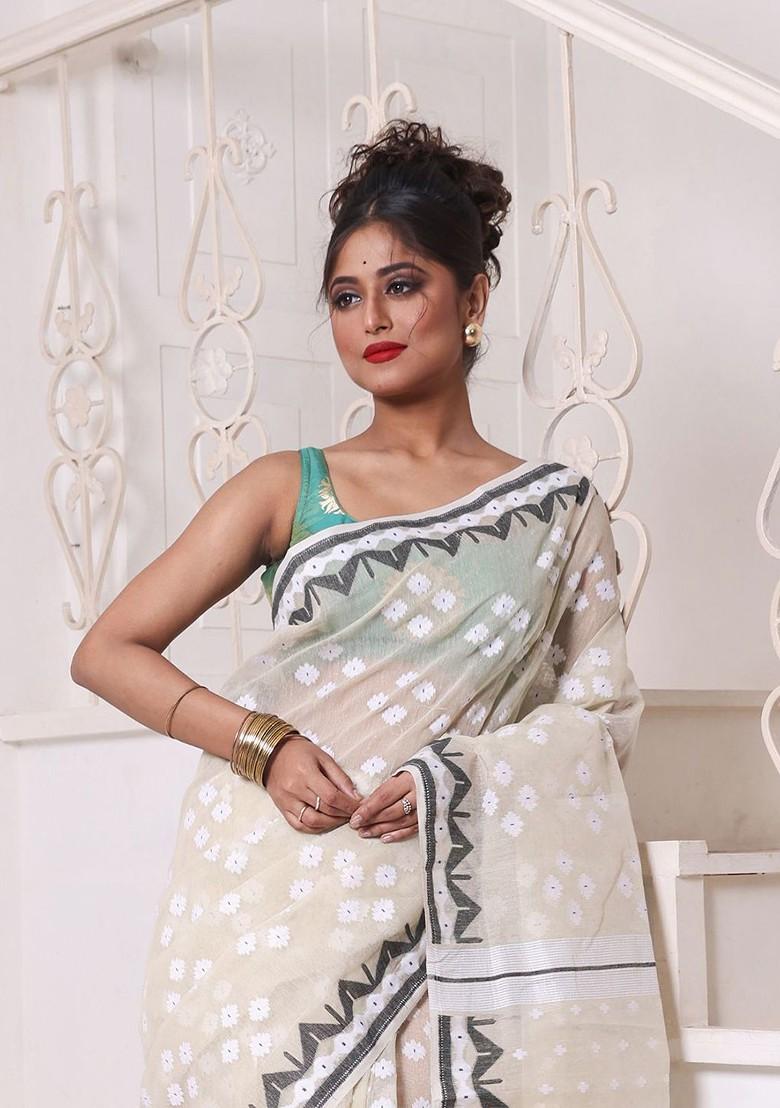 Beige Ethnic Motifs Cotton Jamdani Saree Set