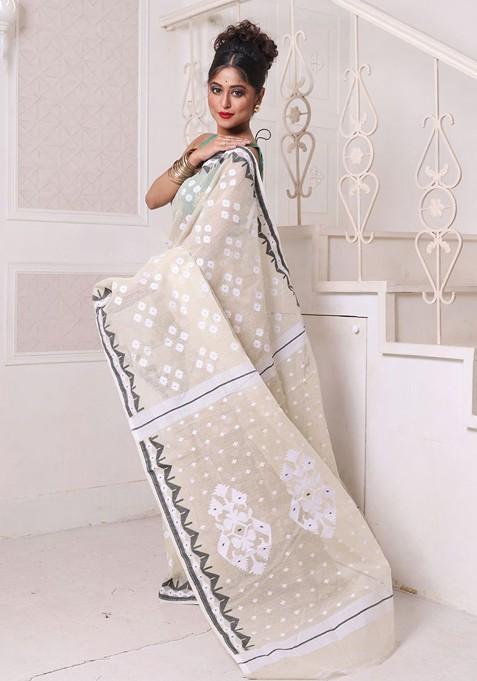 Beige Ethnic Motifs Cotton Jamdani Saree Set