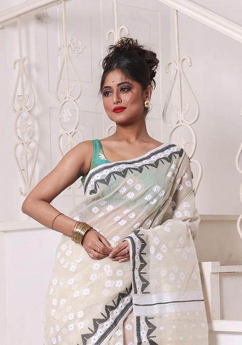 Beige Ethnic Motifs Cotton Jamdani Saree Set