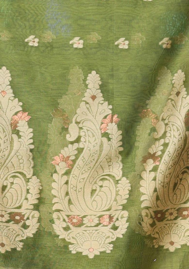 Green Ethnic Motifs Cotton Blend Saree Set