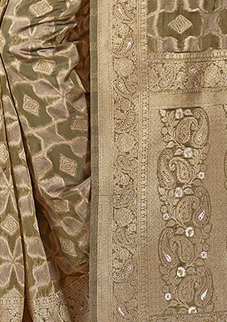 Green Floral Print Woven Poly Blend Saree Set