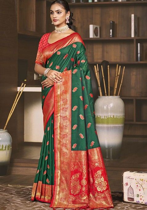 Green Printed Woven Poly Blend Saree Set