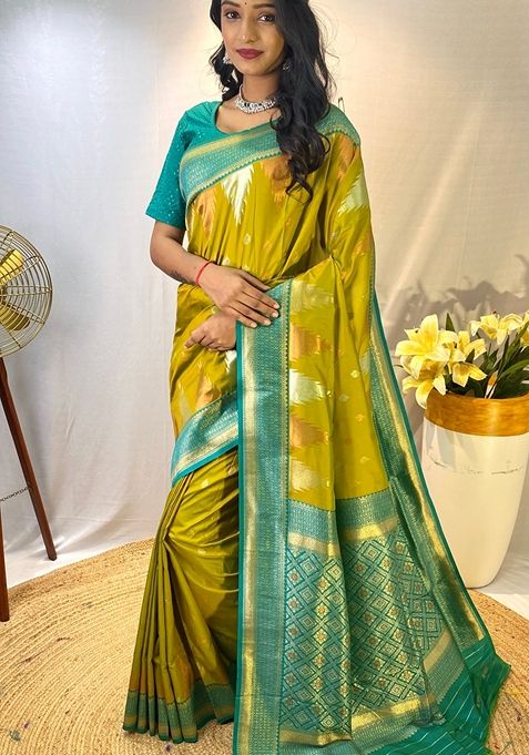 Pista Green Zari Woven Kanchi Silk Saree Set