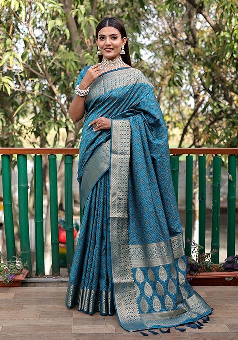 Blue Woven Bandhej Print Handloom Silk Saree Set