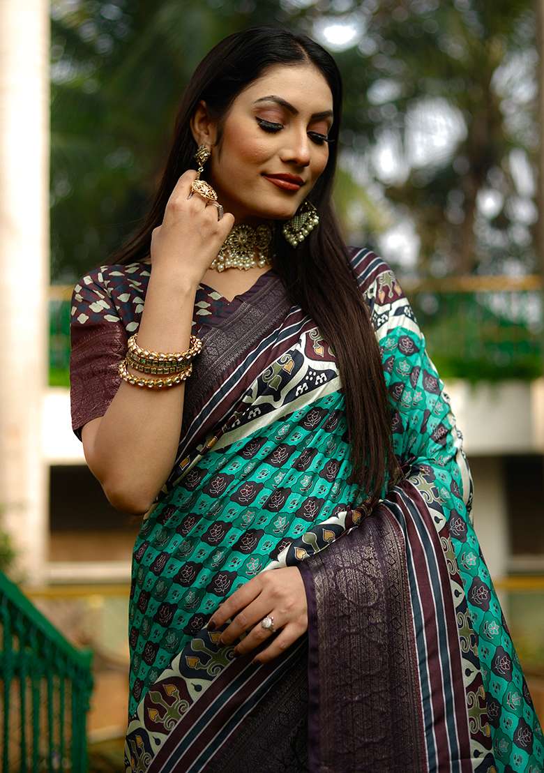 Sea Green Zari Woven Dola Silk Saree Set - Indya