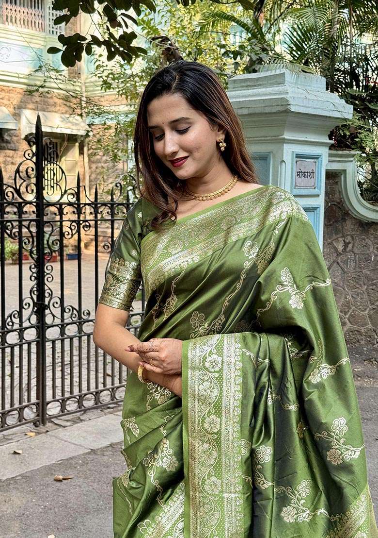 Green Zari Woven Banarasi Silk Saree Set - Indya