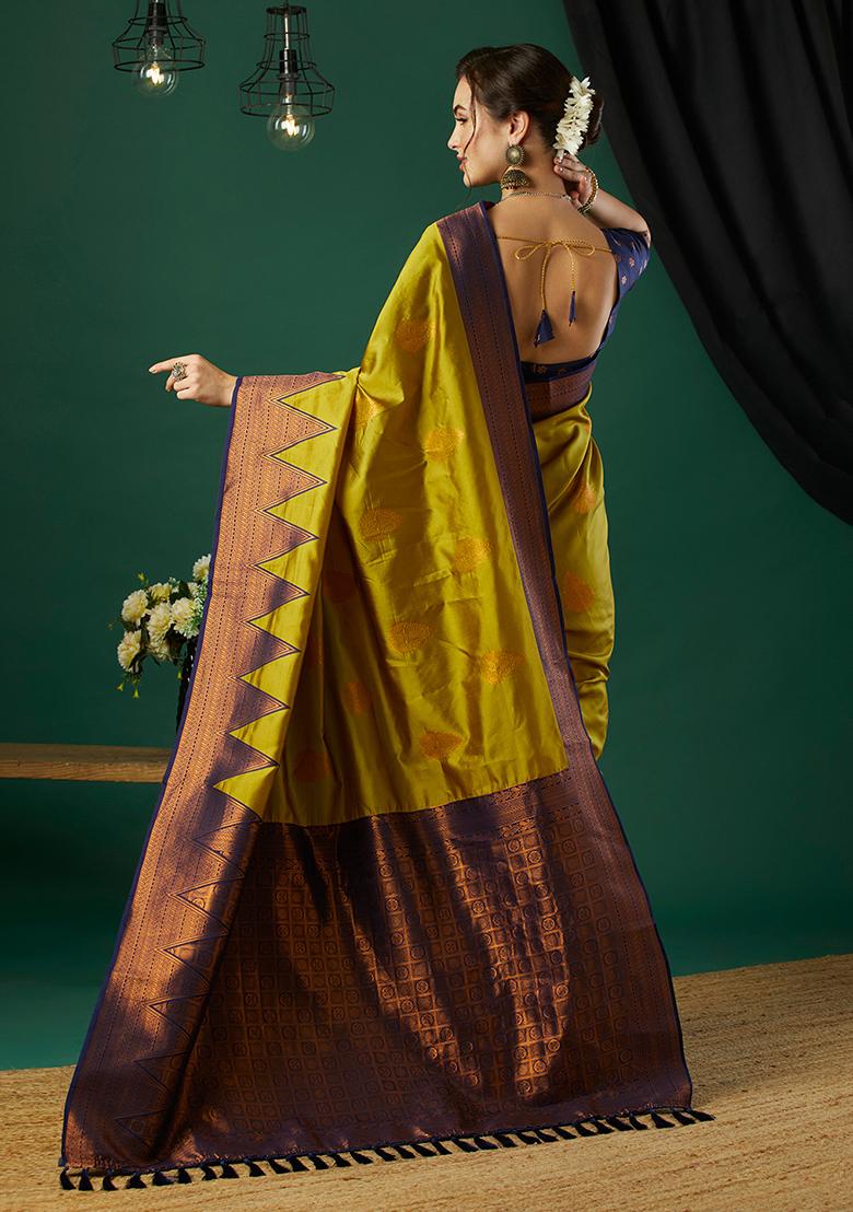 Parrot Green Zari Woven Banarasi Silk Saree Set