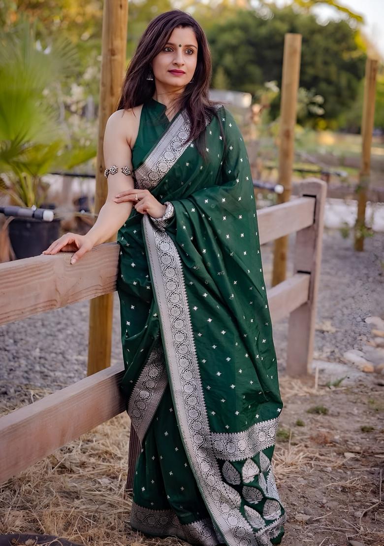 Green Jacquard Banarasi Soft Silk Saree Set