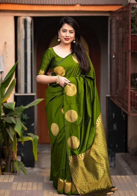 Mehendi Jacquard Soft Lichi Silk Saree Set