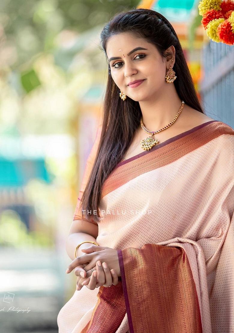 Off White Jacquard Banarasi Soft Silk Saree Set