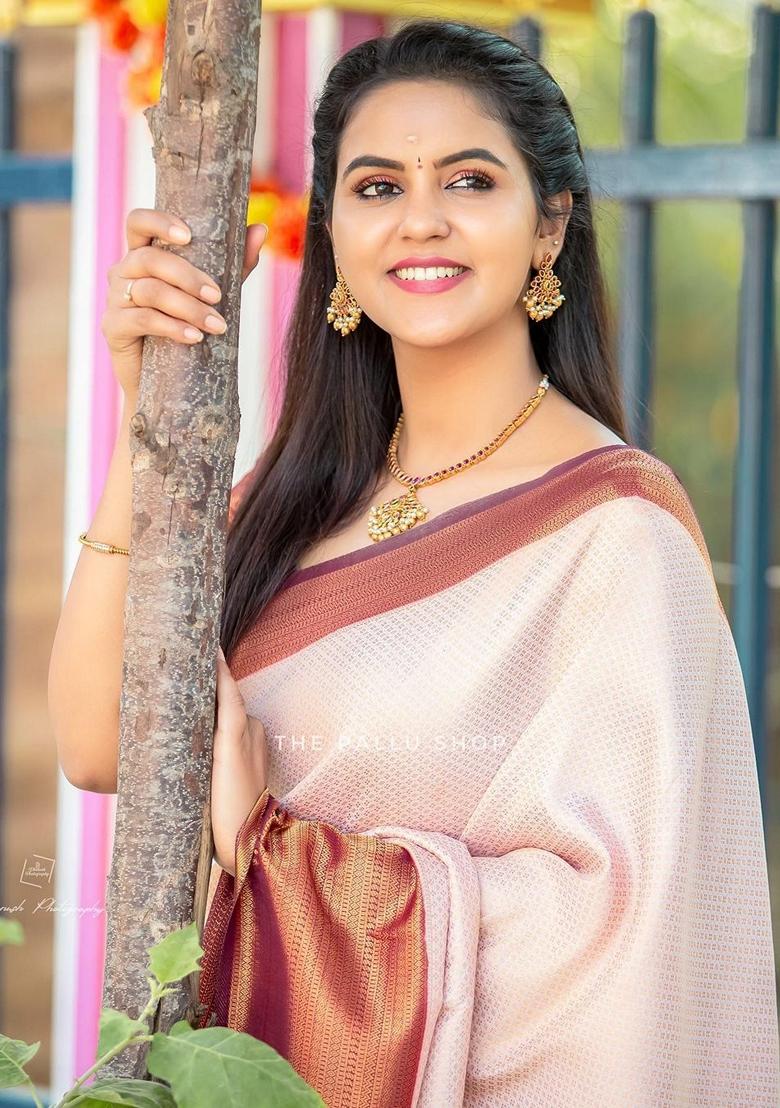 Off White Jacquard Banarasi Soft Silk Saree Set