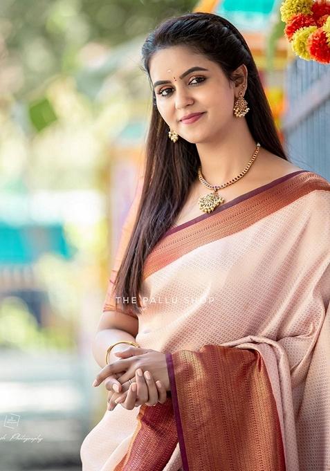 Off White Jacquard Banarasi Soft Silk Saree Set