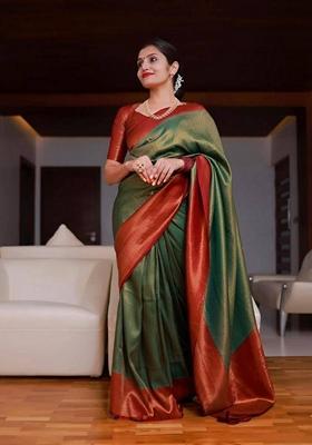 Green Jacquard Banarasi Soft Silk Saree Set