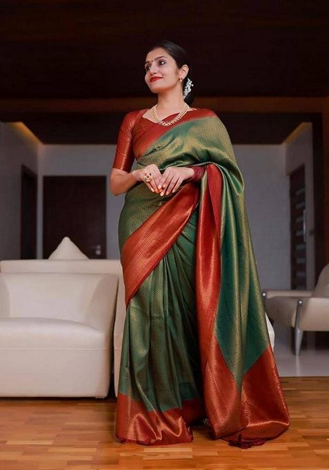 Green Jacquard Banarasi Soft Silk Saree Set