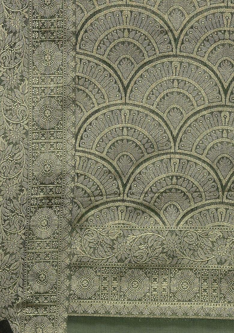 Green Ethnic Motifs Embroidery Organza Saree Set