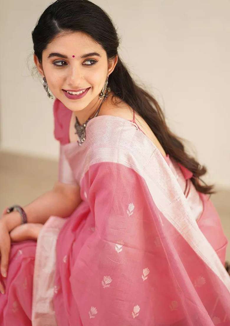 Peach Weaving Linen Saree Set for Diwali | Wedding & Festive Wear - Indya
