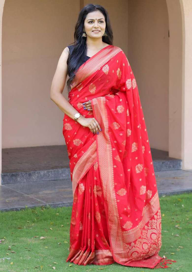 Red Weaving Silk Blend Saree Set for Diwali and Festive Wear - Indya