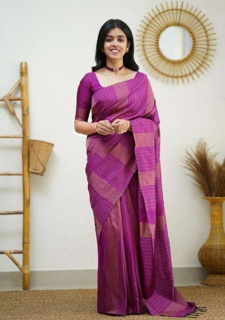 Pink Weaving Silk Blend Saree Set for Diwali and Festive Wear - Indya