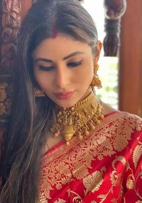 Red woven Kanjeevaram Saree Set