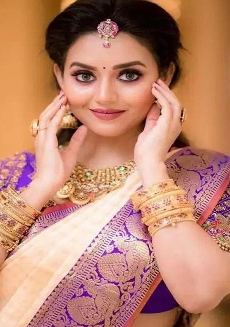 Cream woven Kanjeevaram Saree Set