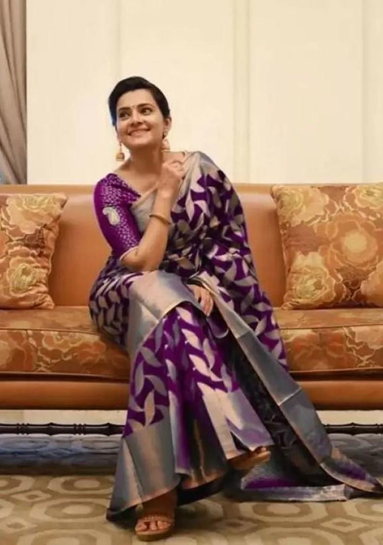 Burgundy woven Silk Saree Set