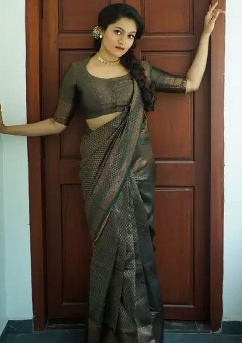 Green woven Kanjeevaram Saree Set