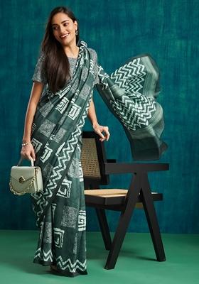 Green Geomatric Print Cotton Saree Set