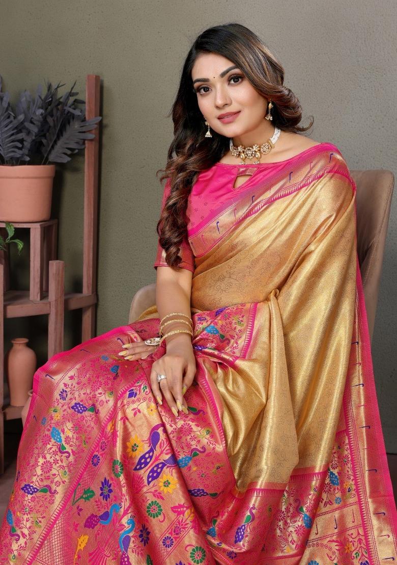 Cream Jacquard Weaving Banarasi Silk Saree Set
