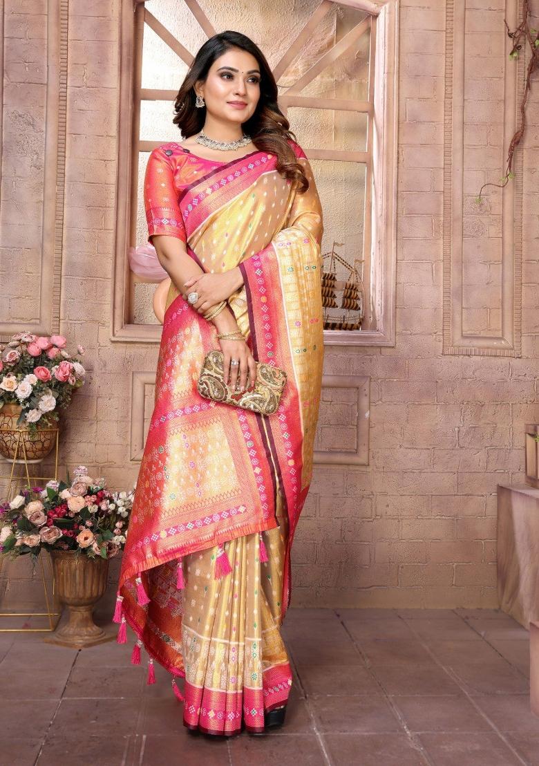 Gold Jacquard Weaving Banarasi Silk Saree Set