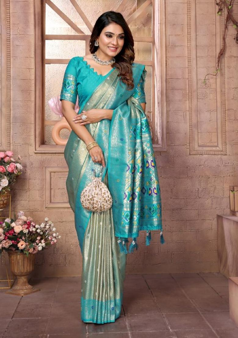 Gold Jacquard Weaving Banarasi Silk Saree Set