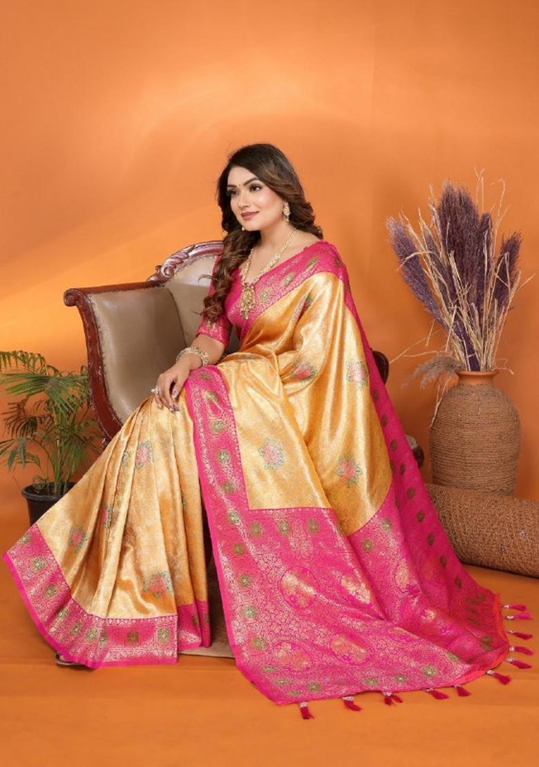 Yellow Jacquard Weaving Banarasi Silk Saree Set