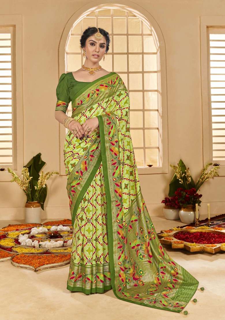 Green Abstract Print Silk Blend Saree Set - Indya