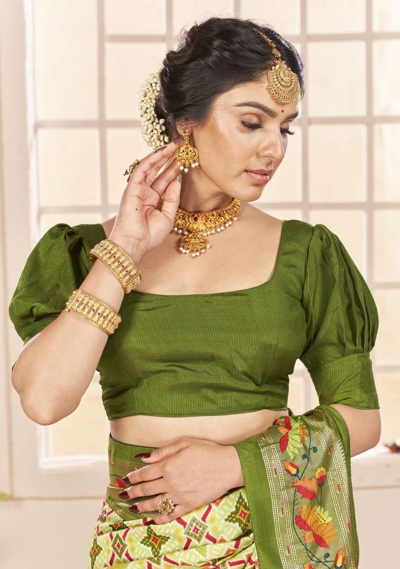 Green Abstract Print Silk Blend Saree Set - Indya