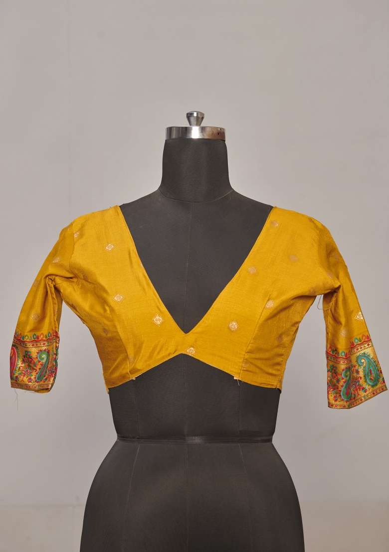 Orange Abstract Print Silk Blend Saree Set - Indya