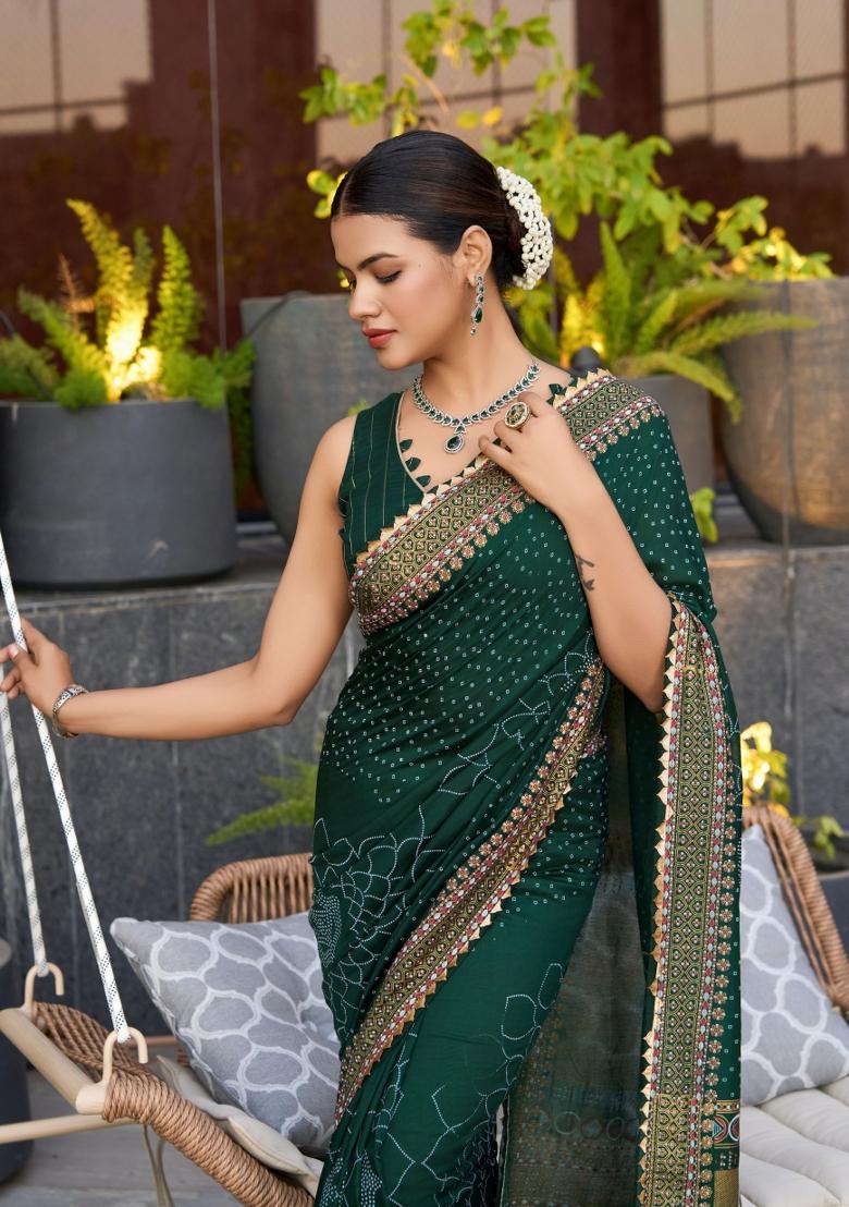 Green Abstract Print Cotton Blend Saree Set