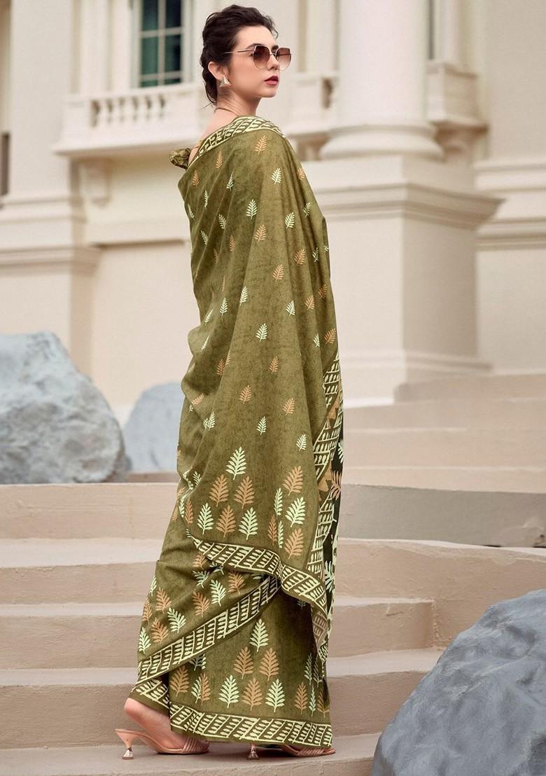 Green Embroidered Poly Blend Saree Set With Blouse