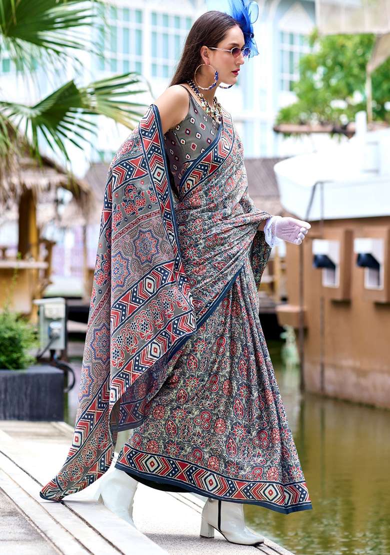 Grey Silk Blend Saree set with Digital Print for Diwali | Wedding & Festive Wear - Indya
