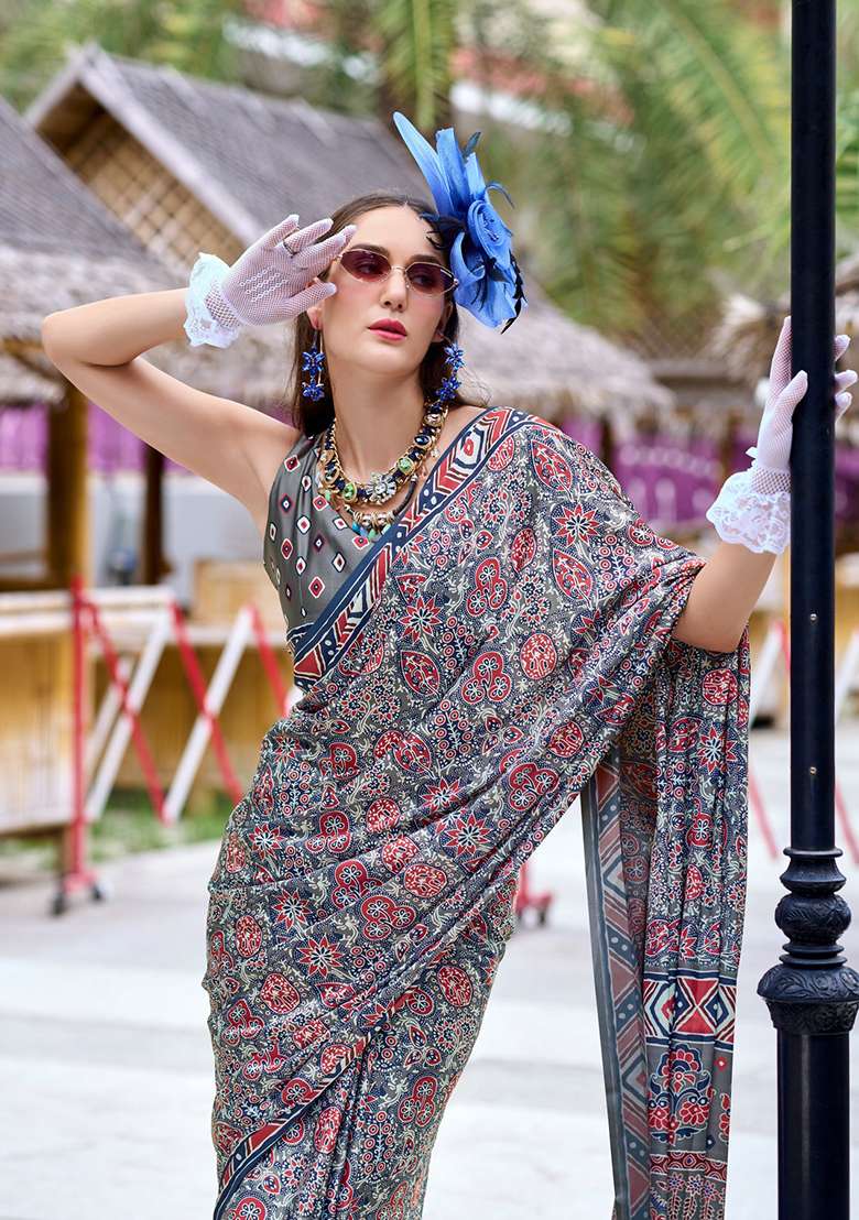 Grey Silk Blend Saree set with Digital Print for Diwali | Wedding & Festive Wear - Indya