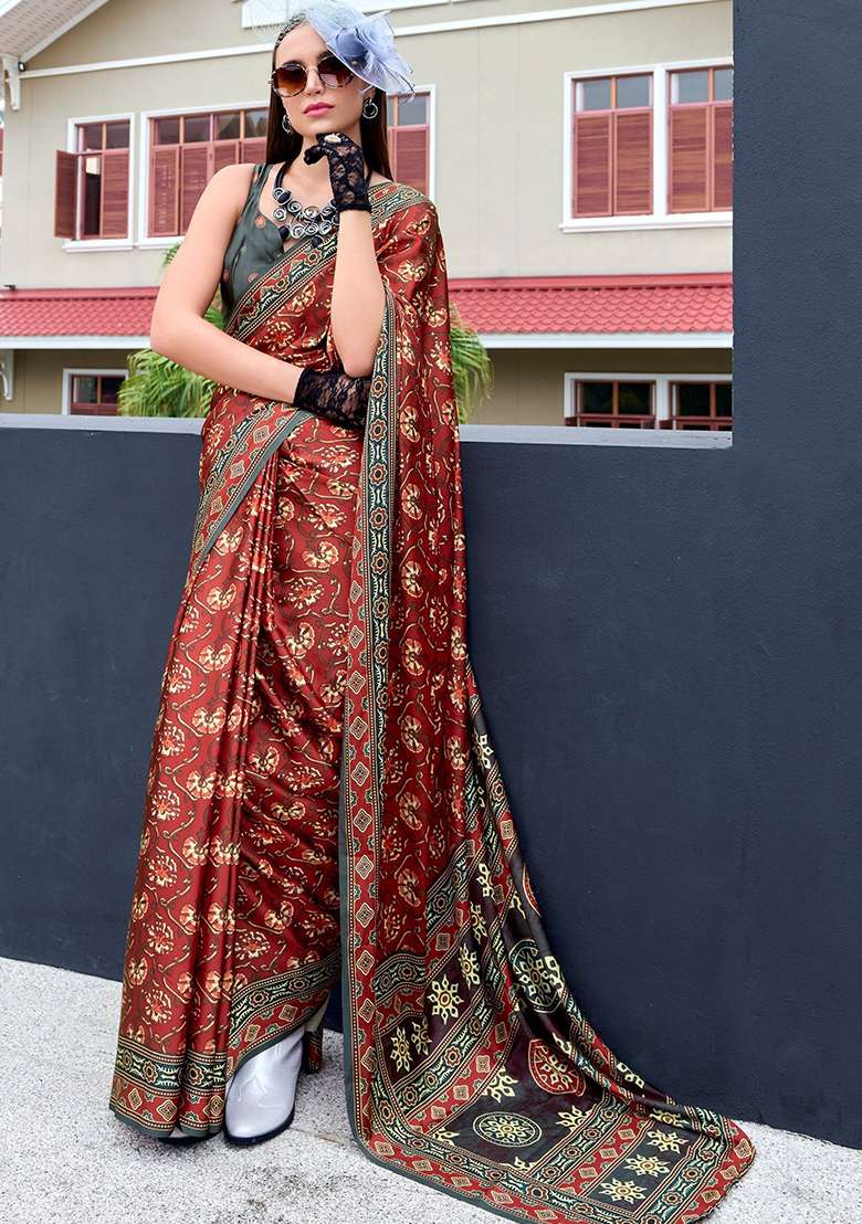 Dark Grey Silk Blend Saree set with Digital Print for Diwali | Wedding & Festive Wear - Indya