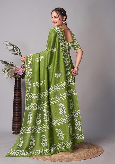 Green Batik Print Cotton Saree Set With Belt