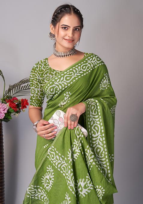 Green Batik Print Cotton Saree Set With Belt