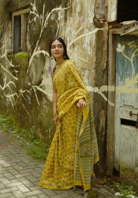 Yellow Digital Print Mul Cotton Saree Set