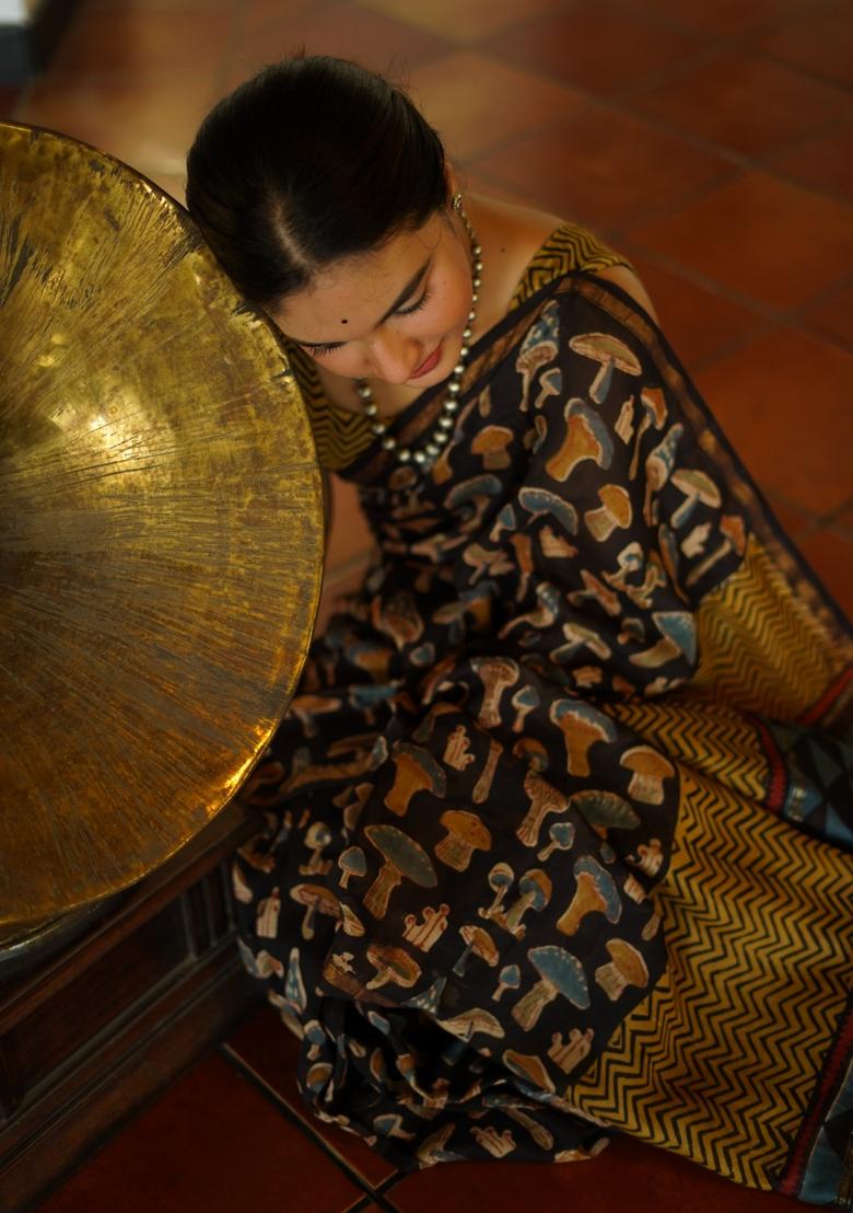 Black Digital Print Mul Cotton Saree Set