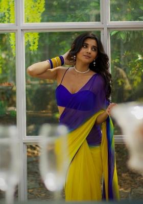 Yellow Ombre Pattern Georgette Saree Set