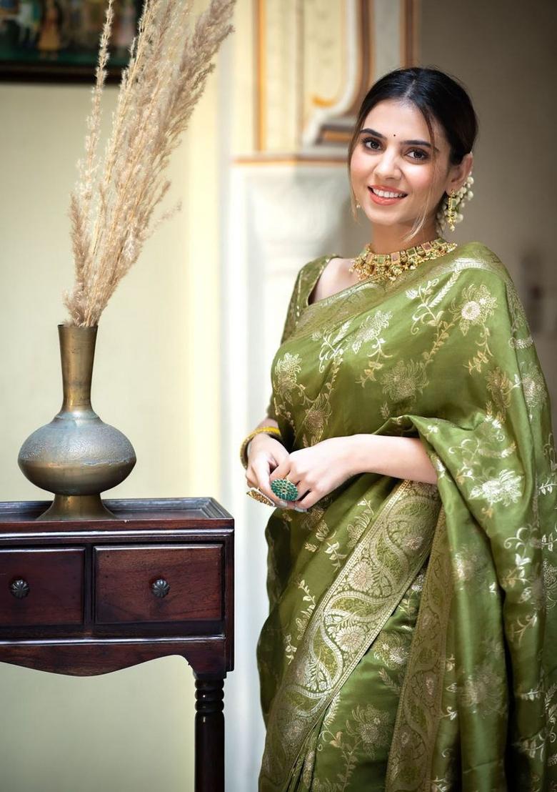 Mehendi Green Jacquard Zari Weave Banarasi Soft Silk Saree Set