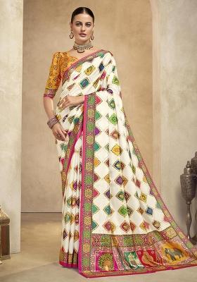 Off White Position Digital Foil Printed Crepe Silk Saree Set