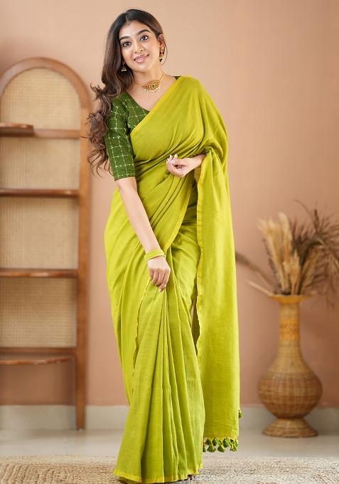Green Embroidered Cotton And Acrylic Saree Set